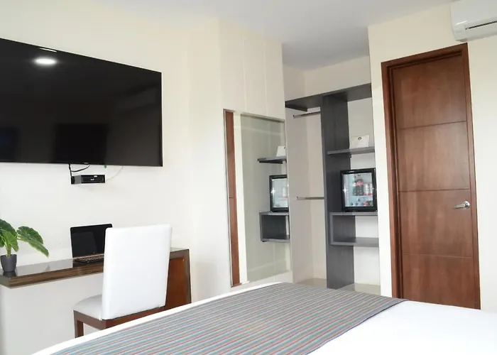 Hotel Metropolitano Plaza